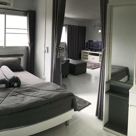 T11 Popula Condo By Prathomlerk Pak Kret Esterno foto