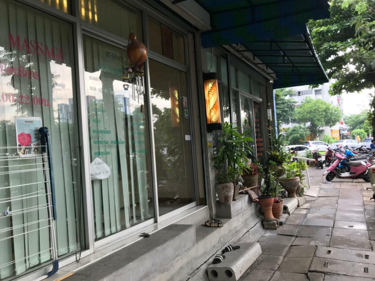 T11 Popula Condo By Prathomlerk Pak Kret Esterno foto