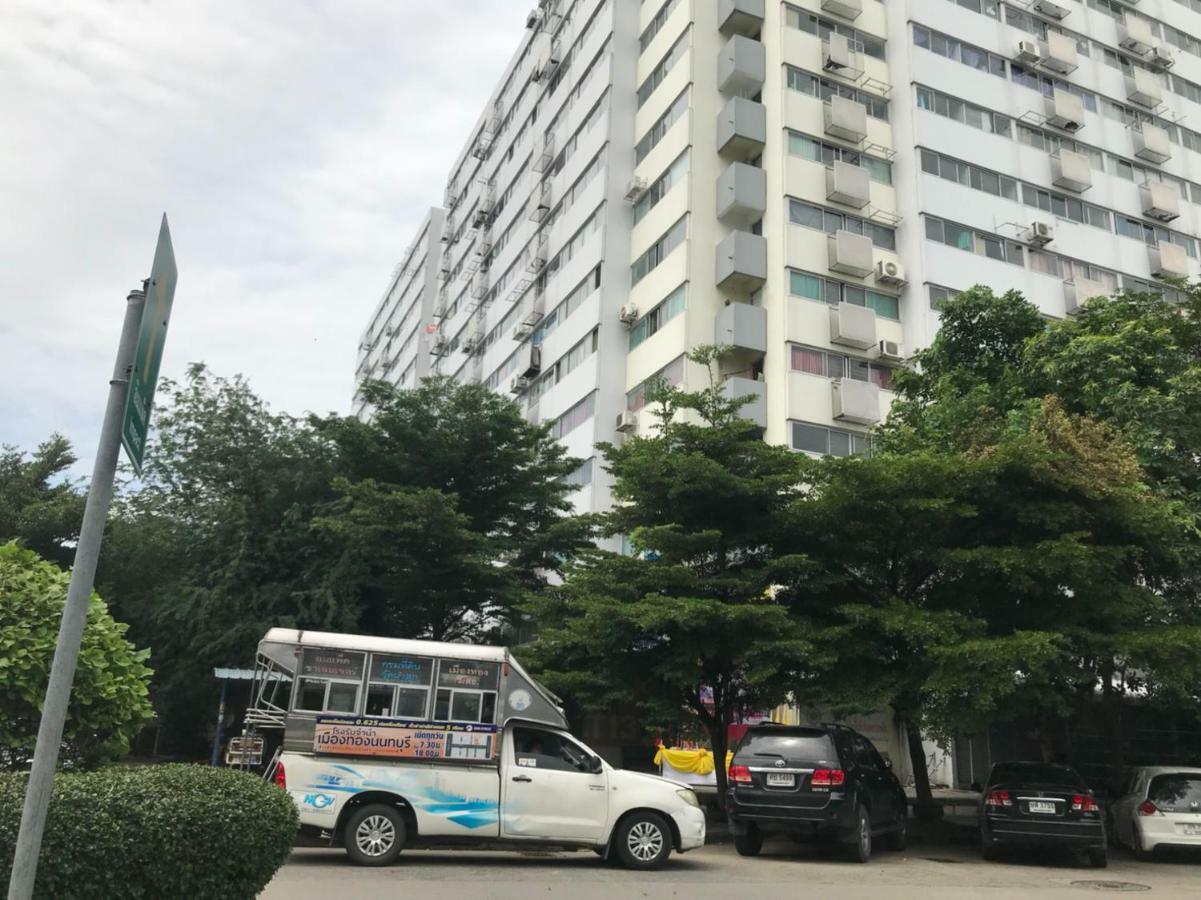 T11 Popula Condo By Prathomlerk Pak Kret Esterno foto