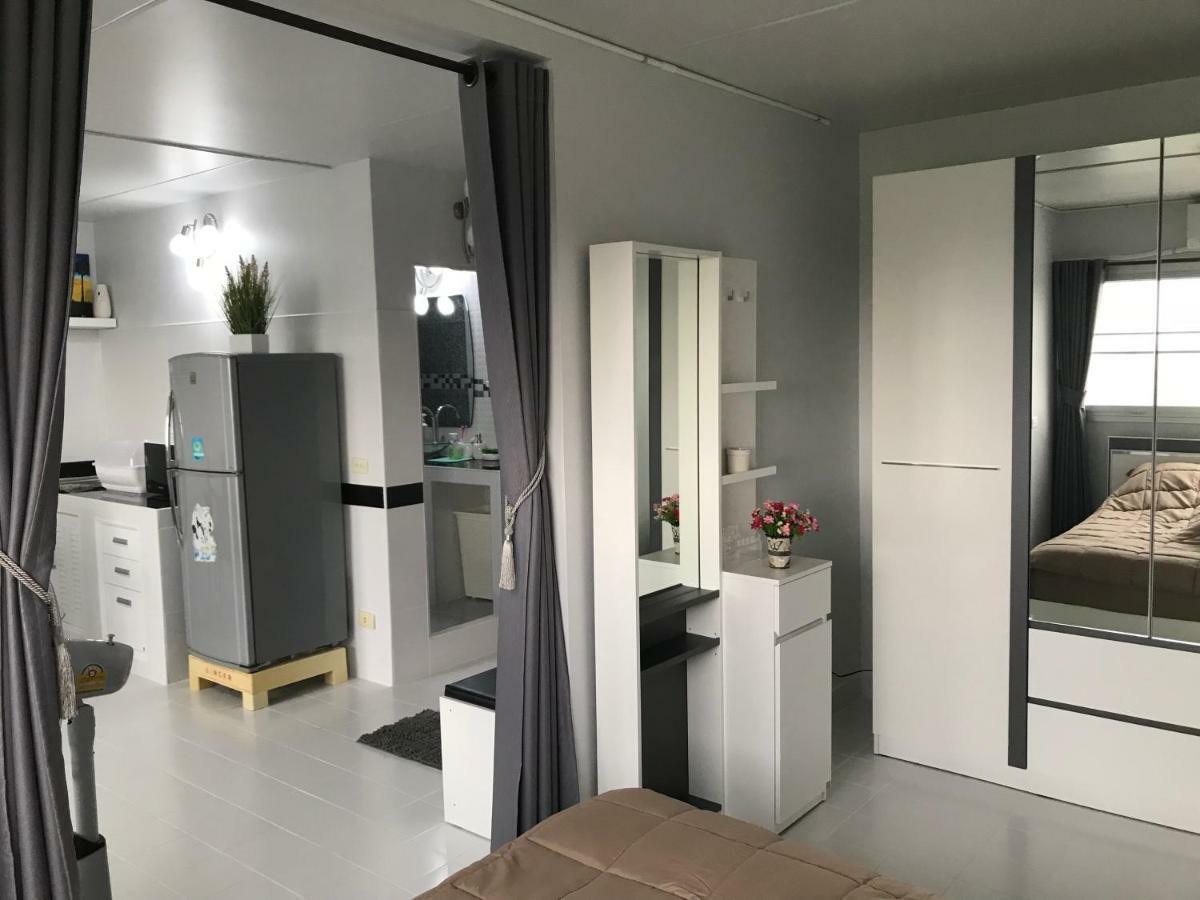 T11 Popula Condo By Prathomlerk Pak Kret Esterno foto