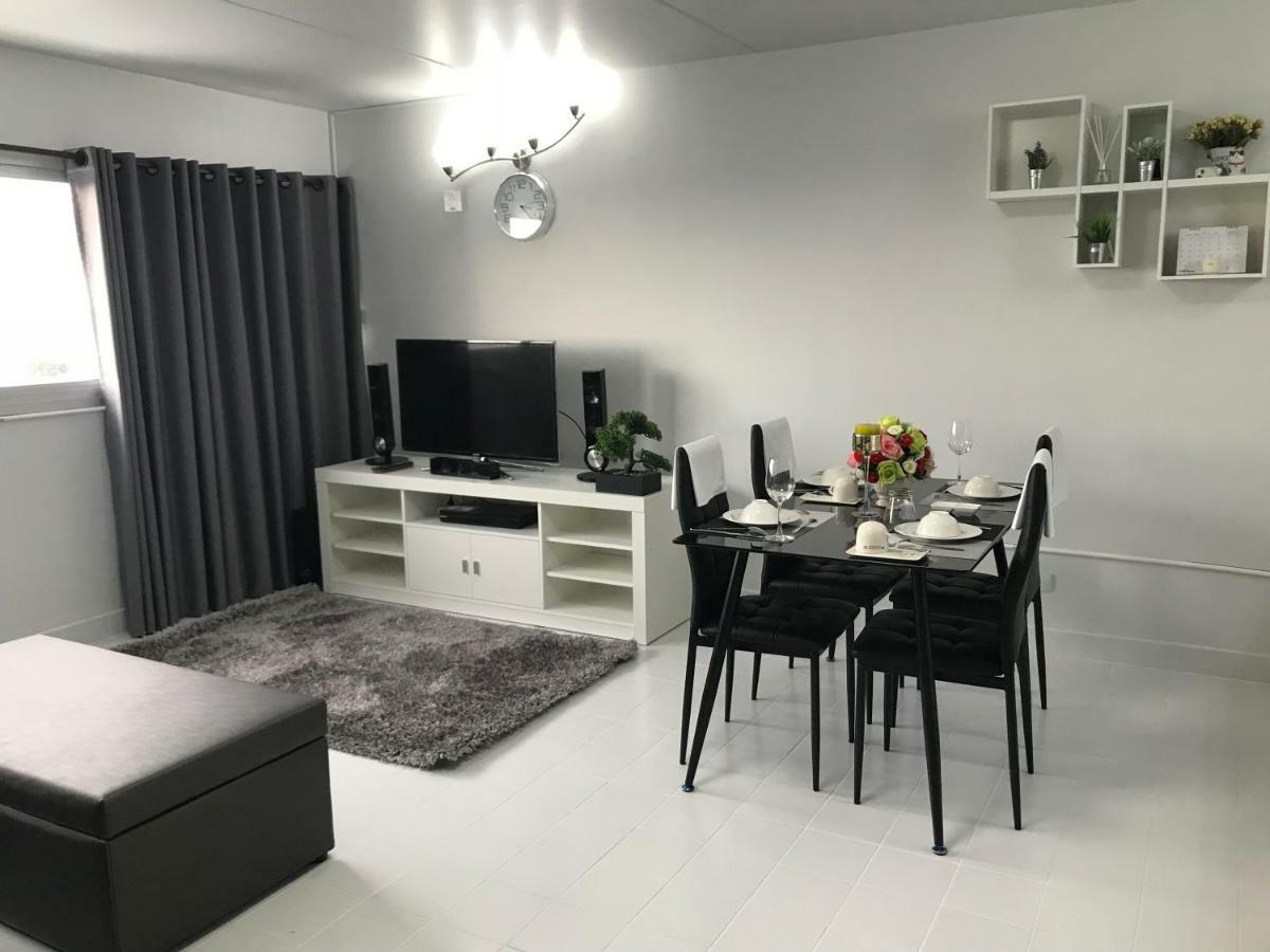 T11 Popula Condo By Prathomlerk Pak Kret Esterno foto