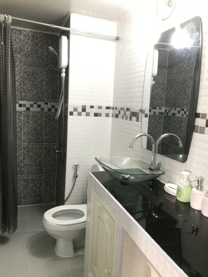 T11 Popula Condo By Prathomlerk Pak Kret Esterno foto